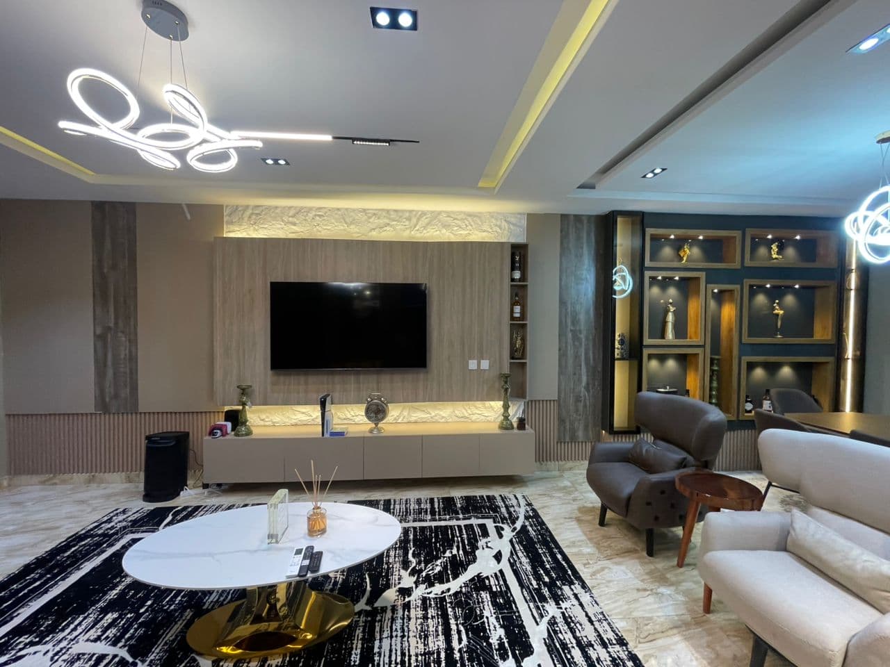 3 bedroom luxury apartment